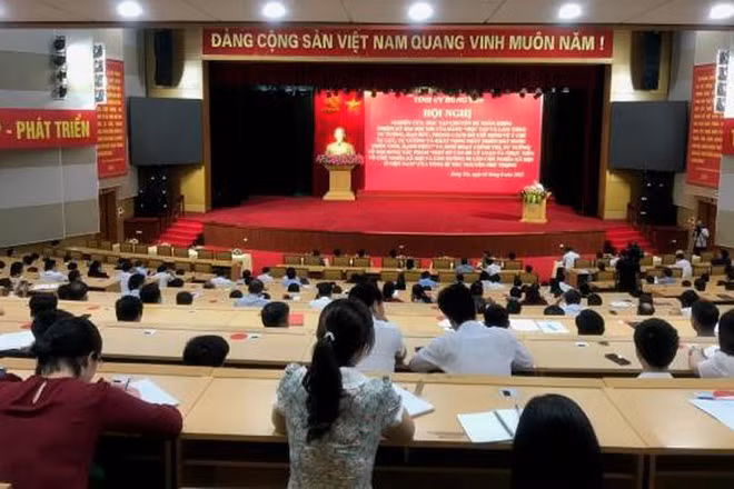 Tỉnh ủy Hưng Yên tổ chức Hội nghị nghiên cứu học tập chuyên đề toàn khóa và sinh hoạt chính trị, tư tưởng
