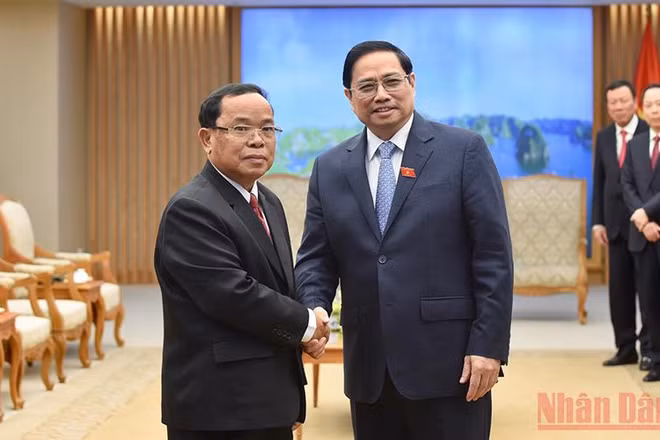 Thủ tướng Phạm Minh Chính tiếp đồng chí Khamphan Phommaphat.