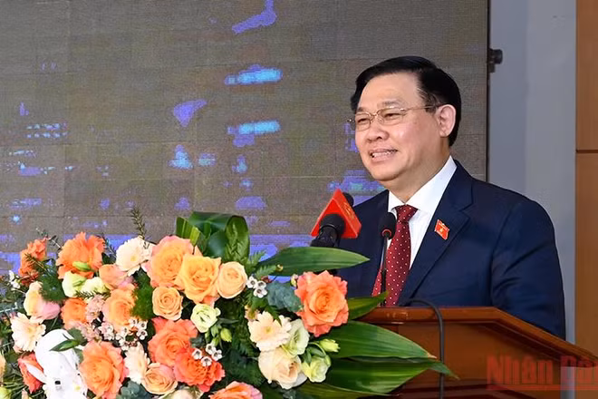 Chủ tịch Quốc hội Vương Đình Huệ phát biểu ý kiến chỉ đạo tại lễ kỷ niệm. (Ảnh: Duy Linh)