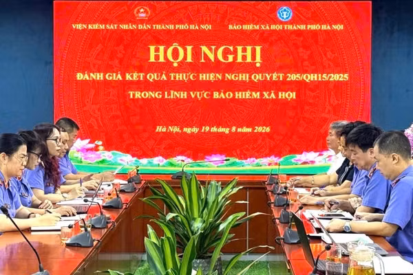 Quang cảnh buổi làm việc giữa Bảo hiểm xã hội thành phố Hà Nội và Viện Kiểm sát nhân dân thành phố Hà Nội, tháng 8/2026. (Ảnh HSS)