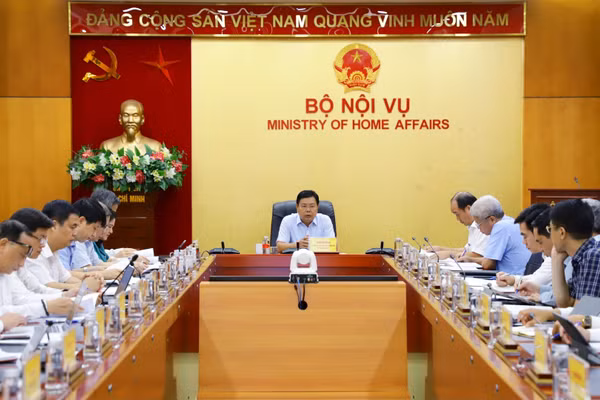 Bộ trưởng Nội vụ Nguyễn Tiến Hải chủ trì hội nghị. (Ảnh Moha)