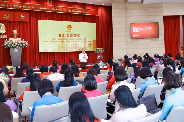 Quang cảnh Lớp bồi dưỡng nâng cao năng lực nữ lãnh đạo, quản lý cấp xã, phường các tỉnh, thành phố khu vực phía bắc năm 2026. (Ảnh Moha) 