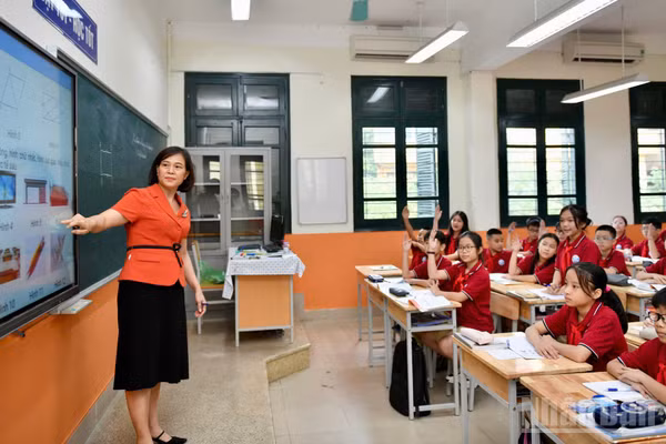 Giờ học của học sinh Trường trung học cơ sở Minh Khai (Bạch Mai, Hà Nội). (Ảnh: THẾ ĐẠI)