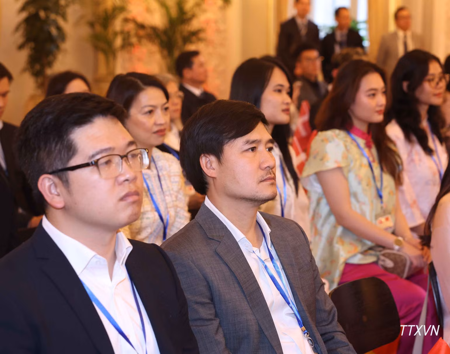 vna-potal-tong-bi-thu-chu-tich-nuoc-va-phu-nhan-gap-cong-dong-nguoi-viet-nam-tai-dan-mach-iceland-va-nam-thuy-dien-9858.jpg