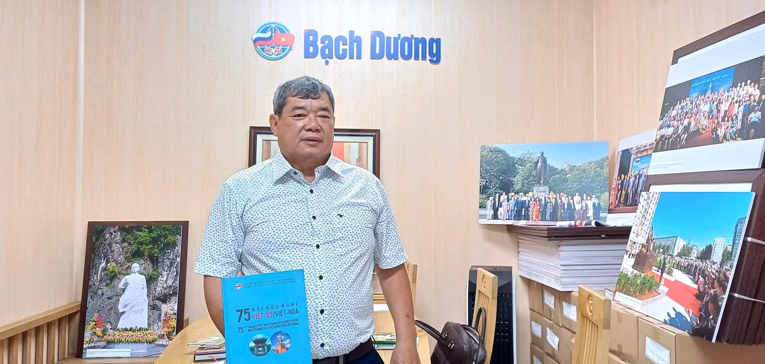 nha-van-nqchanh.jpg