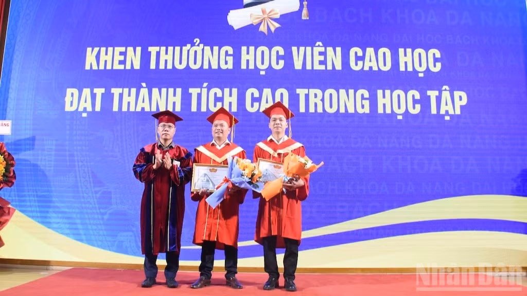 ndo_br_khen-thuong-thac-si-2069.jpg