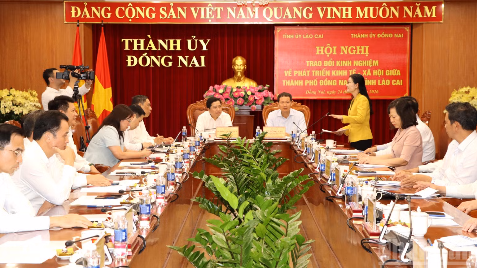 ndo_br_1111111111-2296.jpg