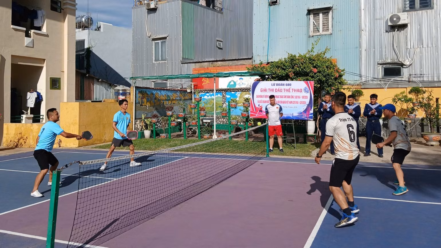 giao-luu-pickleball-tai-lu-doan-680-282.jpg