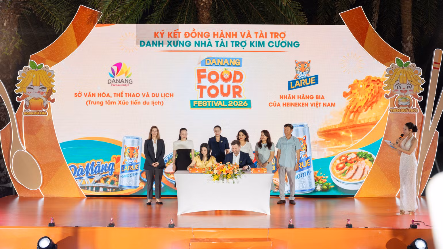 larue-ky-ket-bien-ban-ghi-nho-hop-tac-voi-so-vhttdl-thanh-pho-da-nang-voi-chu-de-larue-tu-hao-huong-vi-van-hoa-am-thuc-da-nang-02.jpg