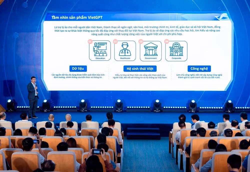 ong-le-hong-viet-tong-giam-doc-fpt-smart-cloud-1.jpg
