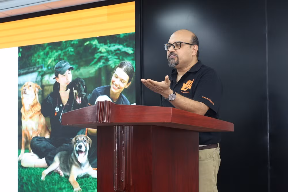 ong-faizan-jalil-quan-ly-cap-cao-to-chuc-soi-dog-foundation.jpg