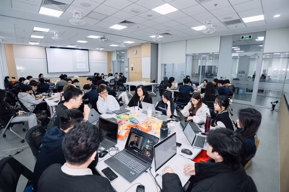 Asian Hackathon for Green Future hướng tới trở thành nền tảng thúc đẩy giao lưu, hợp tác xuyên biên giới của giới trẻ khu vực để phát triển những giải pháp thiết thực cho cộng đồng. Ảnh: Trường Đại học VinUni.