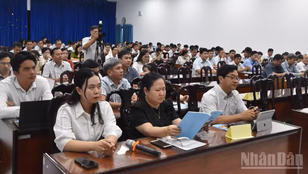 Các học viên tham gia lớp tập huấn.