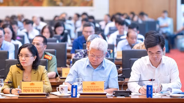 Các đại biểu Quốc hội hoạt động chuyên trách tham dự Hội nghị đại biểu Quốc hội hoạt động chuyên trách lần thứ nhất, nhiệm kỳ khóa XVI, tại Hà Nội trong ngày 28-29/9. Ảnh: Hương Giang