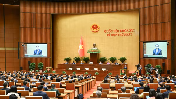 Quang cảnh phiên bế mạc Kỳ họp thứ nhất, Quốc hội khóa XVI. (Ảnh: DUY LINH)