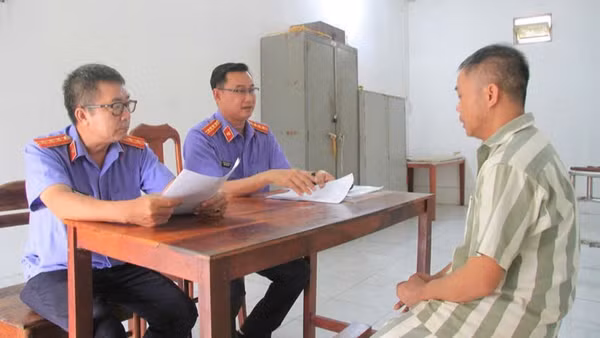 Vụ 7, Viện Kiểm sát nhân dân tối cao thông tin với bị án về nội dung Quyết định kháng nghị Giám đốc thẩm . (Ảnh: XUÂN TRƯỜNG)