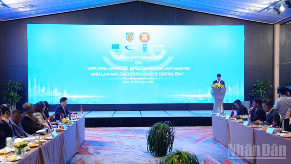 Quang cảnh diễn đàn. (Ảnh: H.N)