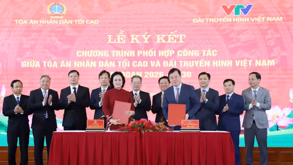 Quang cảnh lễ ký kết hai bên. (Ảnh: MAI ĐỈNH)