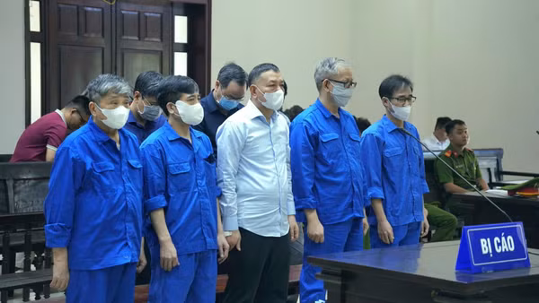 Các bị cáo tại phiên phúc thẩm. (Ảnh: MH)