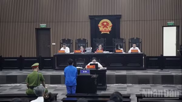 Quang cảnh phiên tòa.