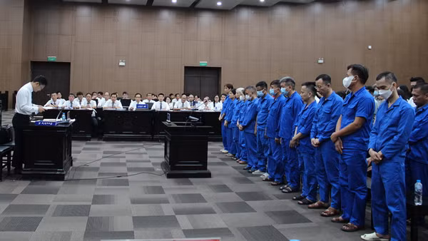 Một góc phiên tòa sơ thẩm. (Ảnh: MẠNH HÙNG)