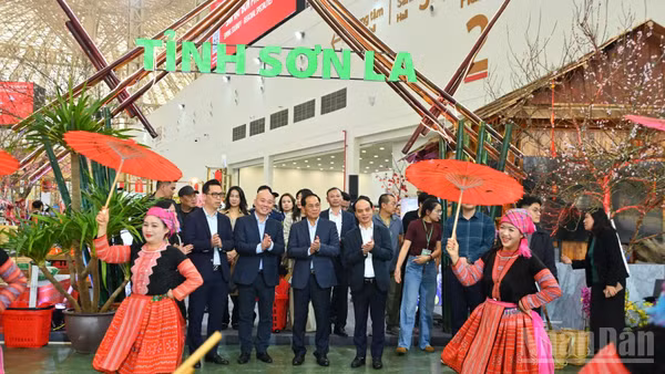 Đồng bào dân tộc thiểu số và miền núi đang sở hữu một kho tàng đặc biệt về nghề truyền thống, sản vật và những giá trị văn hóa được trao truyền qua nhiều thế hệ.