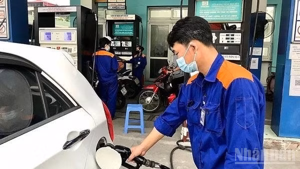 Bảo đảm nguồn cung xăng dầu dịp Quốc khánh 2/9. (Ảnh: AN NGUYÊN)