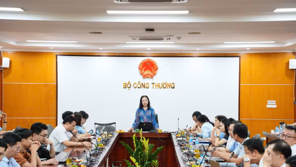 Tập huấn sử dụng Hệ thống quản lý trực tuyến nhiệm vụ khoa học, công nghệ và đổi mới sáng tạo cho các đơn vị thuộc Bộ. (Ảnh: Cục Khoa học, Công nghệ và Chuyển đổi số)
