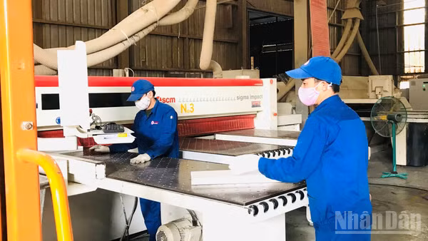 Các doanh nghiệp được khuyến nghị chủ động kiểm kê phát thải, tận dụng các chương trình hỗ trợ. (Ảnh: AN NGUYÊN)
