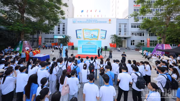 Lễ phát động Cuộc thi “Tìm hiểu pháp luật về sử dụng năng lượng tiết kiệm và hiệu quả” năm 2026 với thông điệp “Tiết kiệm năng lượng-Thịnh vượng tương lai”. (Ảnh: Ban tổ chức)