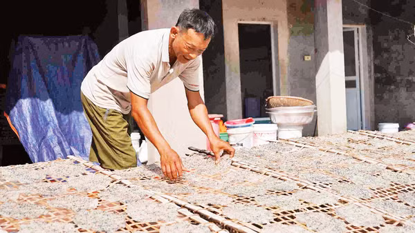 Trải qua nhiều biến động, bánh đa Lạng Côn vẫn giữ được hương vị truyền thống. Ảnh: Mai Dung 