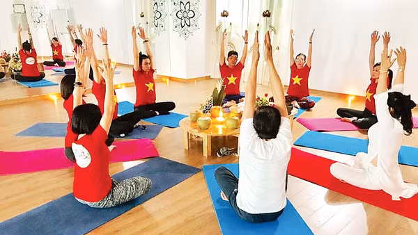 Yoga còn giúp cộng đồng kết nối mạnh mẽ hơn. Nguồn: Liên đoàn Yoga Việt Nam