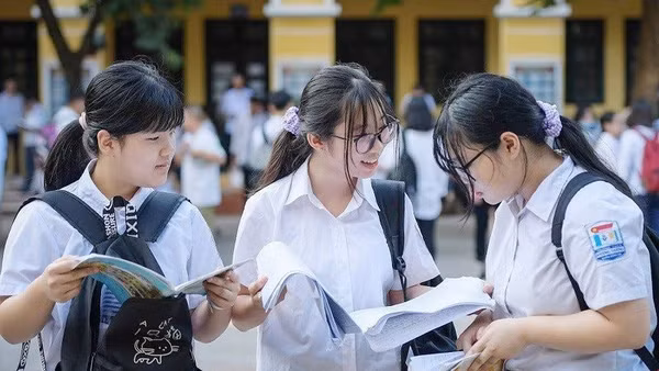 Làm sao để giảm áp lực cho các em học sinh, tạo niềm tin trong xã hội, là điều các cơ quan chức năng cần giải pháp hiệu quả.
