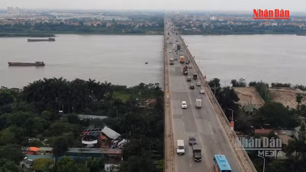[Video] Hà Nội phân luồng giao thông trên cầu Thăng Long từ ngày 22/10