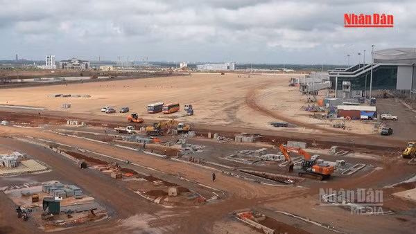 [Video] Bộ Xây dựng cảnh báo tình trạng thi công cầm chừng tại sân bay Long Thành