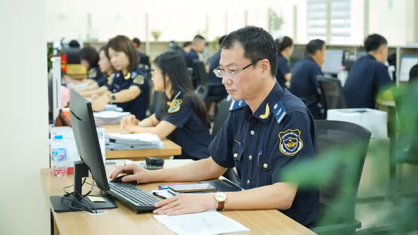 Mở rộng kết nối, chia sẻ dữ liệu nhằm hỗ trợ người dân, doanh nghiệp thực hiện thủ tục xuất nhập khẩu. (Ảnh: CHQ)