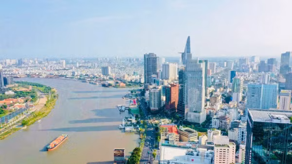 Thành quả 40 năm Đổi mới tạo nền tảng để Việt Nam bước vào giai đoạn phát triển mới. (Ảnh: VL)