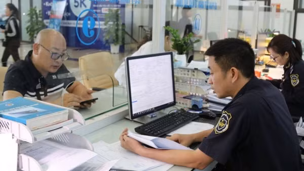 Cơ quan hải quan đẩy mạnh ứng dụng công nghệ trong xử lý thủ tục. (Ảnh: CHQ) 