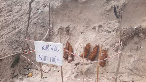 Phát hiện vật liệu nổ ở vùng biển thôn 6, xã Triệu Cơ, tỉnh Quảng Trị.