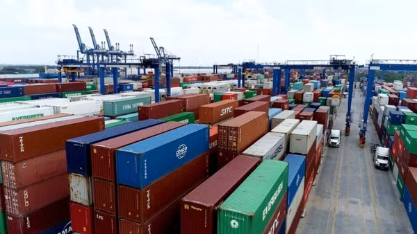 Nâng cao năng lực logistics giúp doanh nghiệp mở rộng thị trường và tiếp cận đơn hàng quốc tế. (Ảnh: CHQ) 