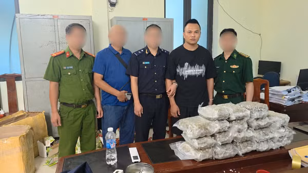 Tang vật gần 9kg thảo mộc nghi là cần sa trong vụ việc được lực lượng chức năng phối hợp phát hiện ngày 11/10/2026. (Ảnh: CHQ)