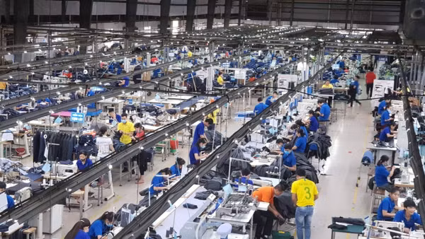 Chính sách tài chính góp phần giảm chi phí, hỗ trợ doanh nghiệp phát triển sản xuất, kinh doanh. (Ảnh: MP)
