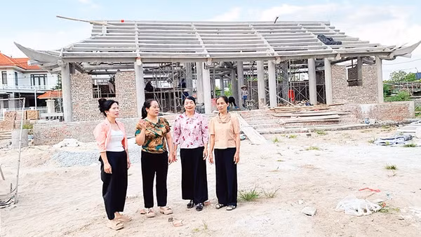 Công trình đình Vân Nội được nhân dân thôn Vân Nội, xã Việt Tiến (Hưng Yên) đồng tình, ủng hộ xây dựng ở vị trí mới. 