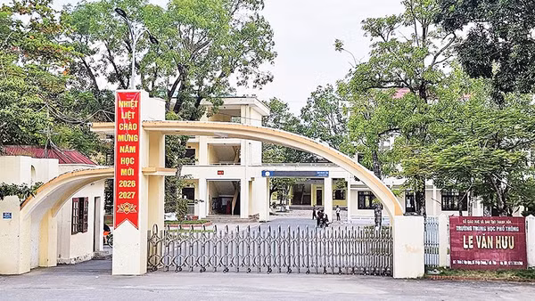 Ngôi trường mang tên Nhà sử học Lê Văn Hưu ở xã Thiệu Trung, tỉnh Thanh Hóa. 