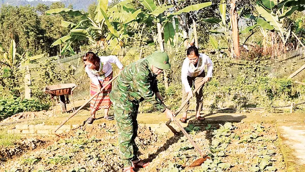 Hỗ trợ người dân biên giới vươn lên 