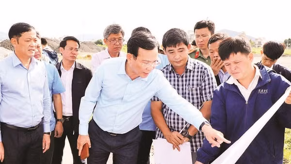 Lãnh đạo tỉnh Lâm Đồng kiểm tra tình hình triển khai các dự án trên địa bàn (Ảnh MAI VĂN BẢO)