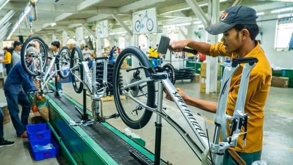 Campuchia hiện có 8 nhà máy sản xuất xe đạp tập trung tại Đặc khu kinh tế thành phố Bavet, tỉnh Svay Rieng. (Ảnh: Fresh News)