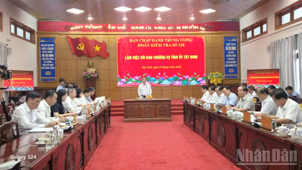 Đoàn kiểm tra, giám sát của Bộ Chính trị, Ban Bí thư làm việc với Ban Thường vụ Tỉnh ủy Tây Ninh. (Ảnh: THANH PHONG)