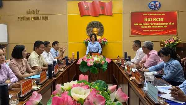 Đồng chí Nguyễn Thị Xuân Hương, Ủy viên Ban Thường vụ, Trưởng ban Tuyên giáo và Dân vận Tỉnh ủy Tây Ninh phát biểu tại buổi làm việc.