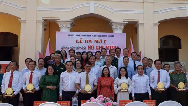 Phường Long An ra mắt “Không gian văn hóa Hồ Chí Minh”